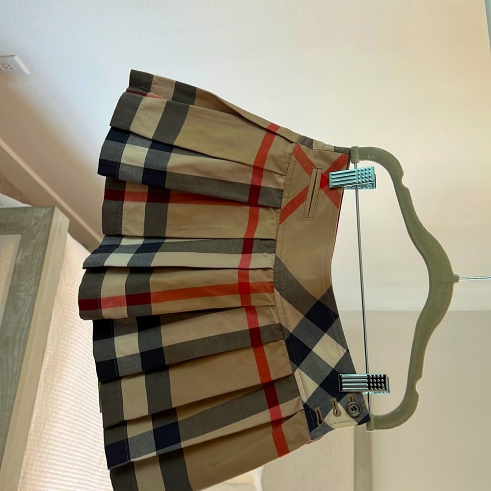 Burberry pleated skirt